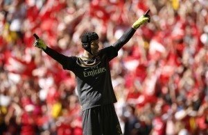150802 Fotboll, FA Community Shield, Chelsea - Arsenal: Football - Chelsea v Arsenal - FA Community Shield - Wembley Stadium - 2/8/15 Arsenal's Petr Cech celebrates at the end of the match Action Images via Reuters / John Sibley Livepic EDITORIAL USE ONLY. No use with unauthorized audio, video, data, fixture lists, club/league logos or "live" services. Online in-match use limited to 45 images, no video emulation. No use in betting, games or single club/league/player publications. Please contact your account representative for further details. © Bildbyrn - COP 7 - SWEDEN ONLY