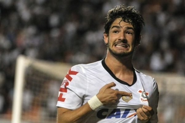Liverpool agree Alexandre Pato deal 1
