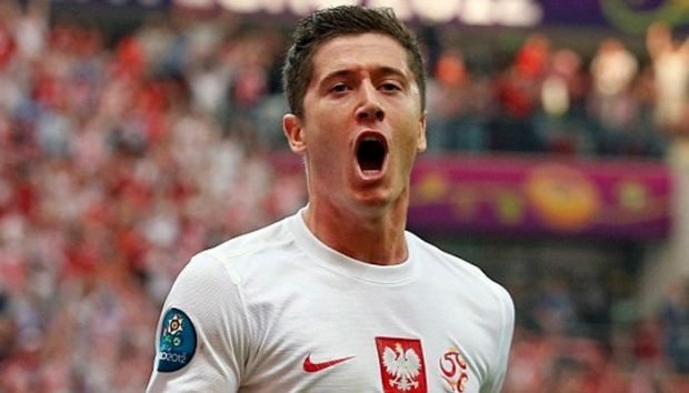Chelsea waiting in the wings as Lewandowski considers a move to London 1
