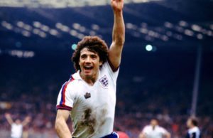 TOP 10 GREATEST ENGLAND STRIKERS EVER! 1