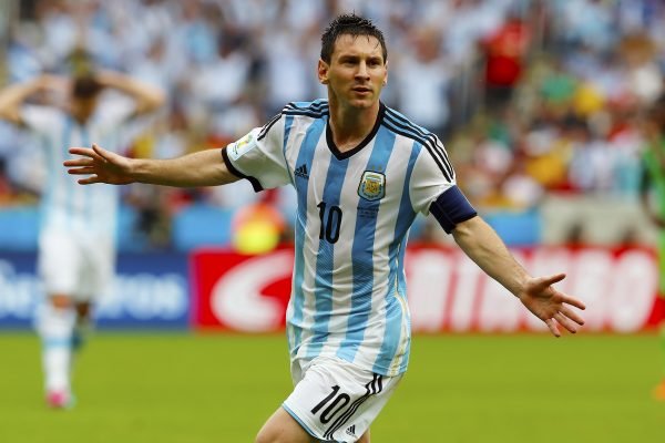 Magnificent Messi hat-trick sends Argentina to the World Cup (VIDEO)