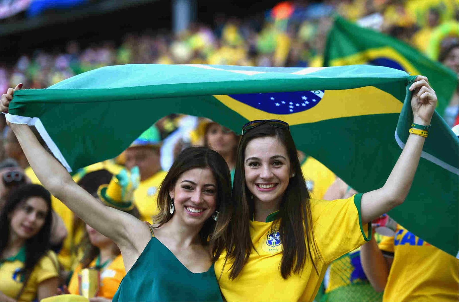 Beautiful female fans of FIFA World Cup 2014 and 2018 beautiful Brazilian female fans
