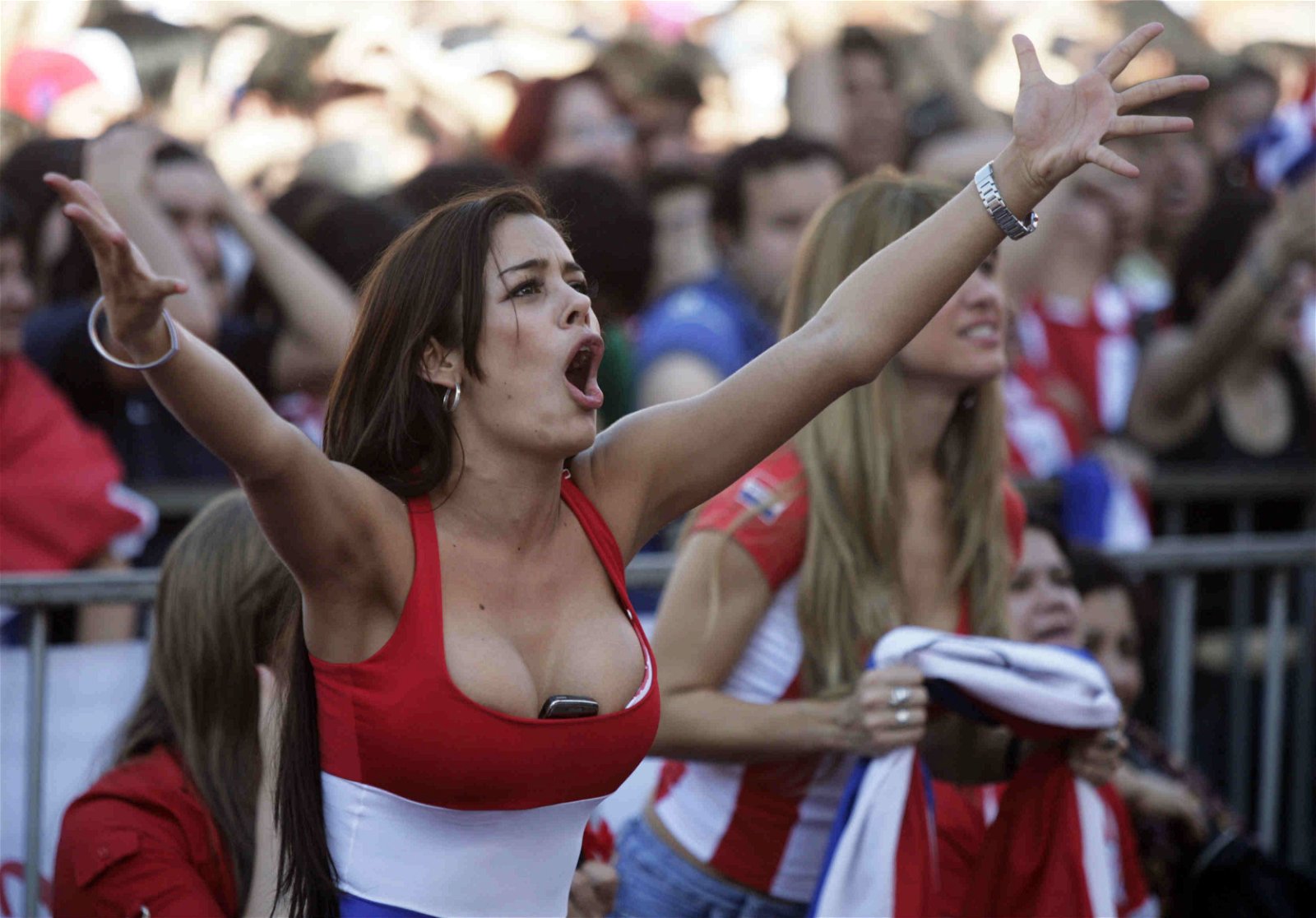Images, Pictures and Photos of Beautiful, Sexy and Hot Paraguayan girls - Paraguay Female Fans in World Cup 2022