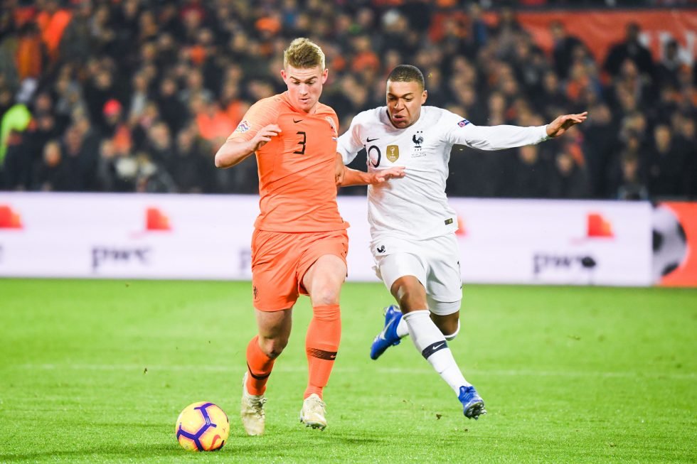Father of de Ligt: 'Juve is a possibility, we will decide soon' 1
