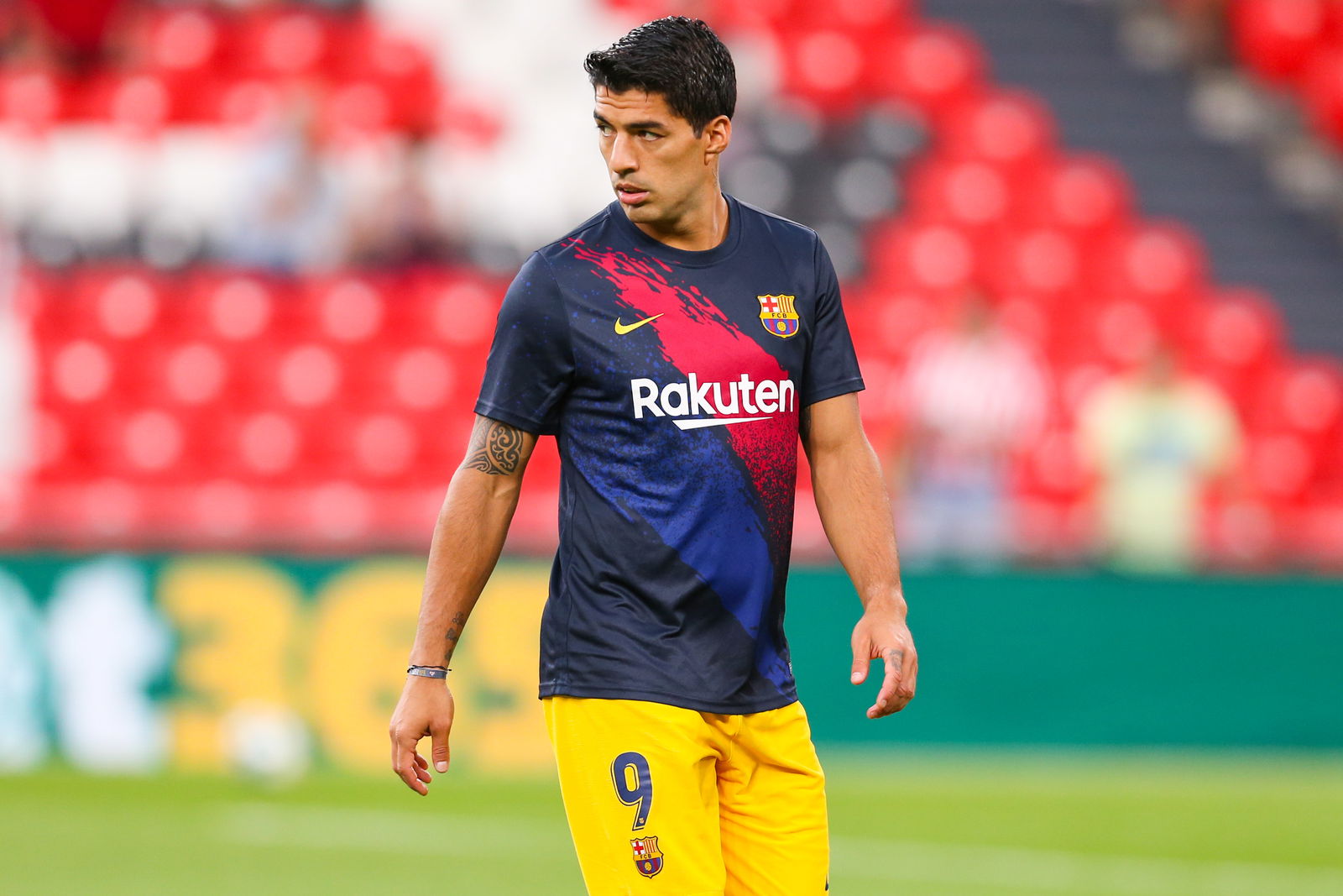 Suarez injured in Barcelona's opening La Liga match 1