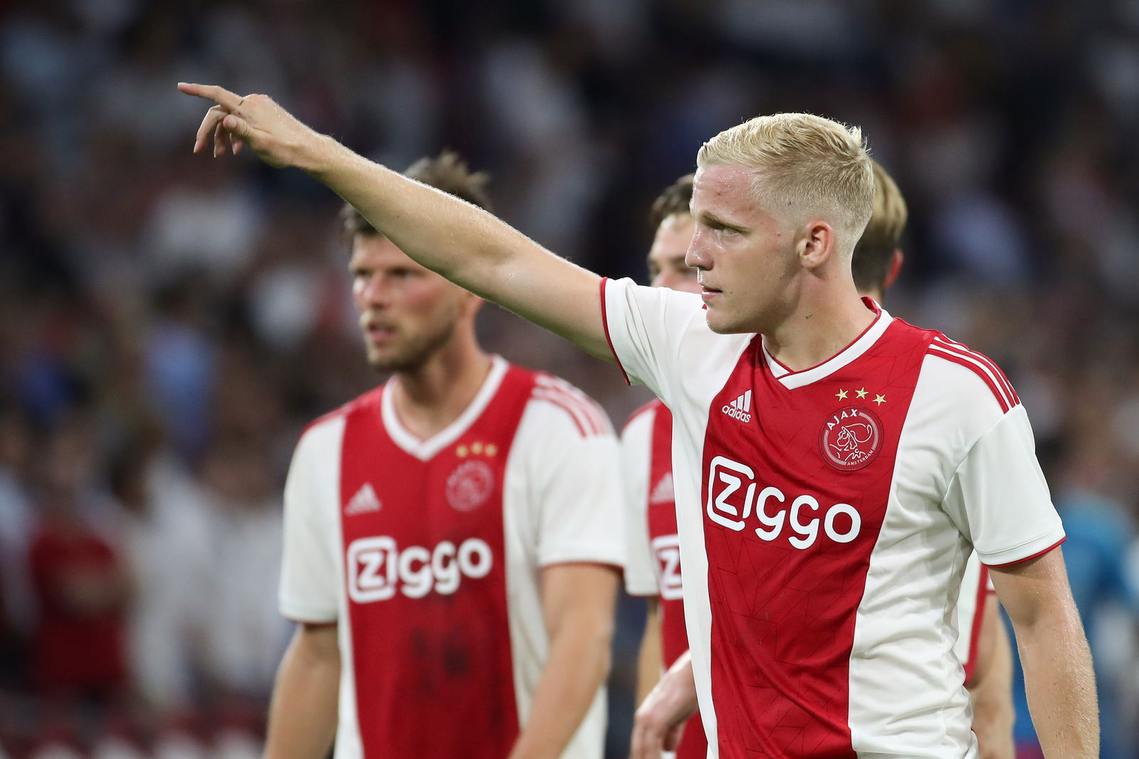 Van de Beek's injury puts Real Madrid move in jeopardy 1