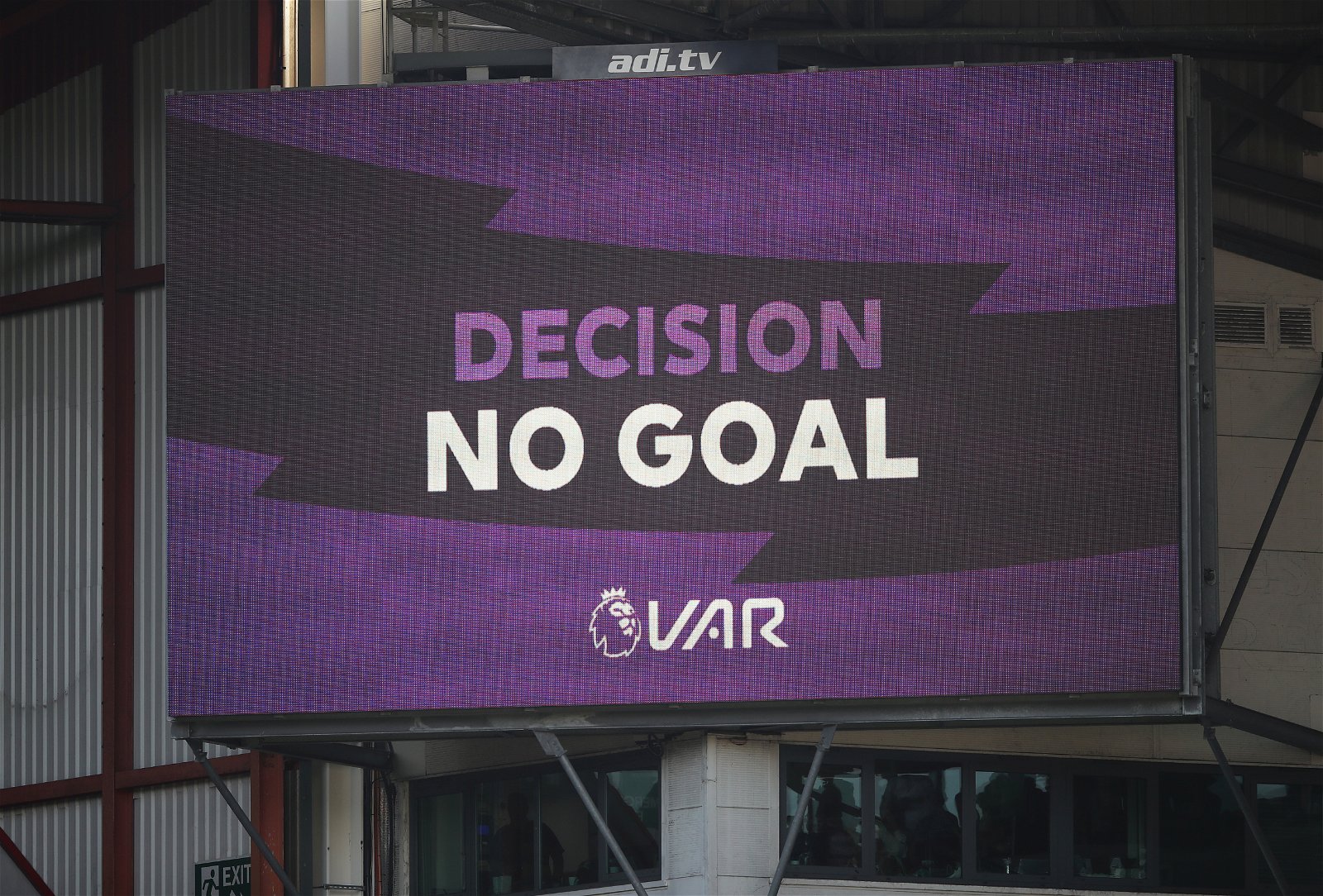UEFA advises PL on how to use VAR