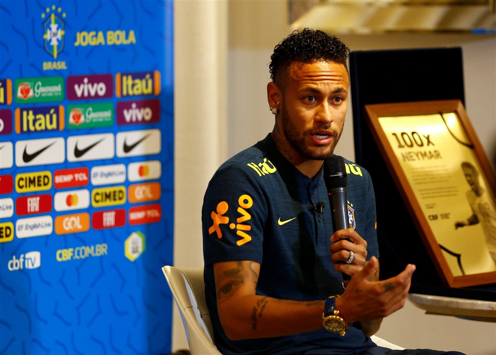 Paris Saint-Germain star Neymar picks up injury in Brazil's friendly against Nigeria