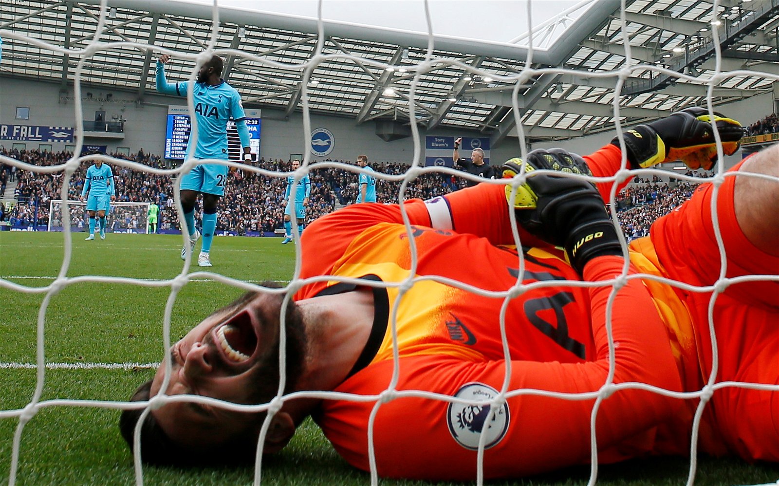 Tottenham goalkeeper Hugo Lloris suffers a horror injury in loss to Brighton 1