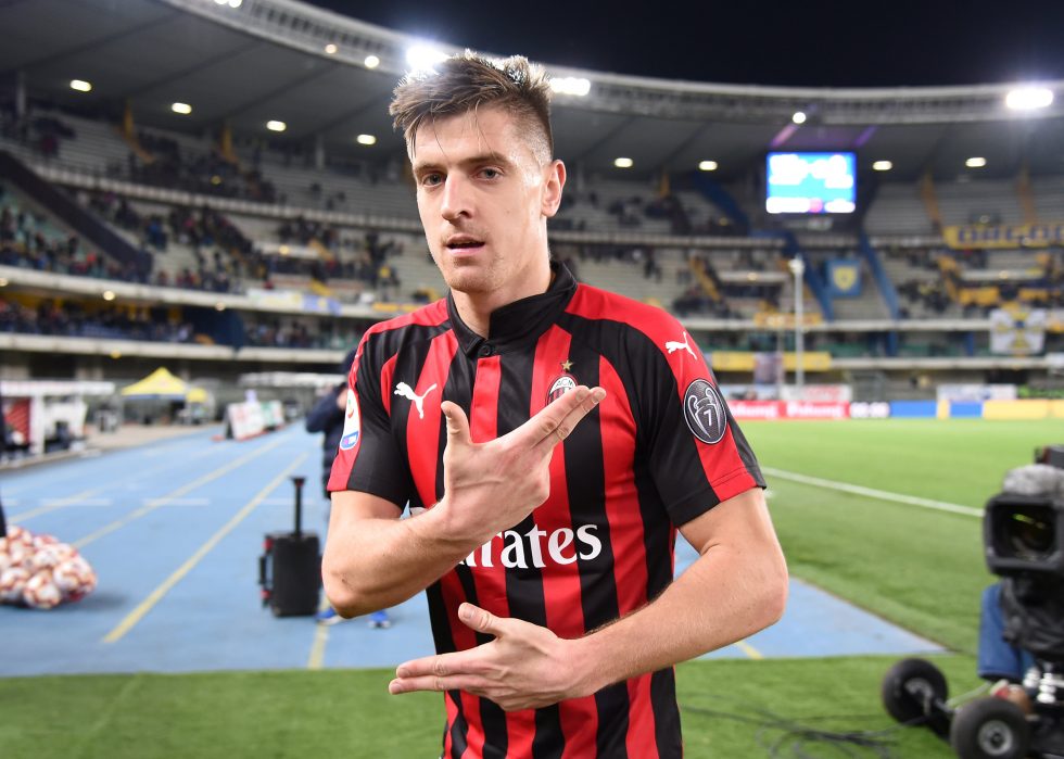 Chelsea & Tottenham target Krzysztof Piatek leaves for Hertha Berlin