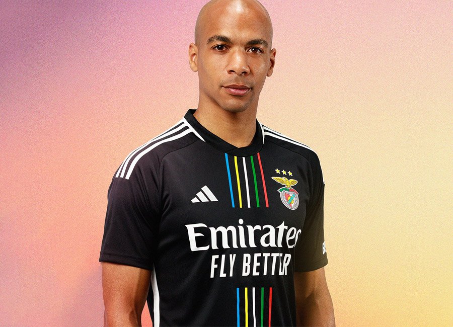 Benfica 2023-24 away shirt