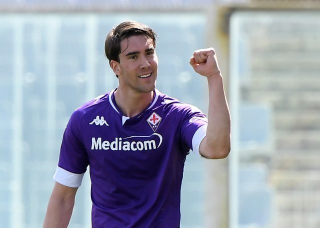 OFFICIAL Juventus sign Fiorentina striker Dusan Vlahovic
